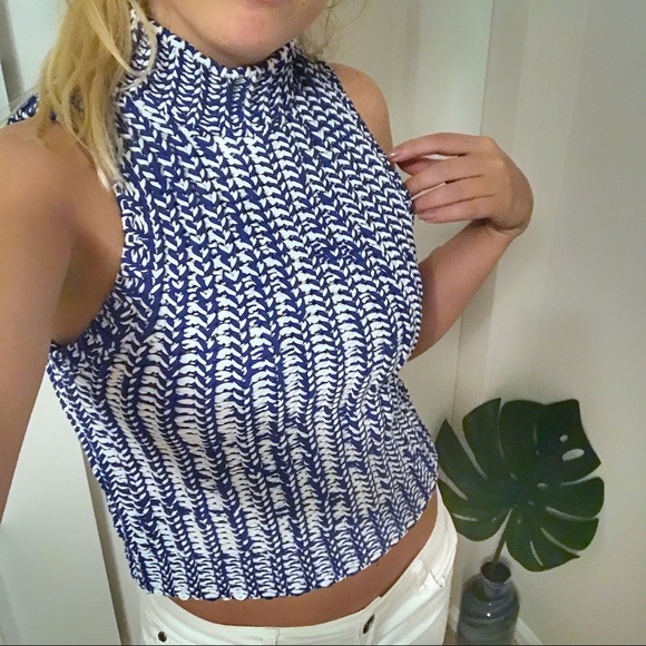 Alice + Olivia Blue Knit Sweater Tank Top - Picture 2 of 8